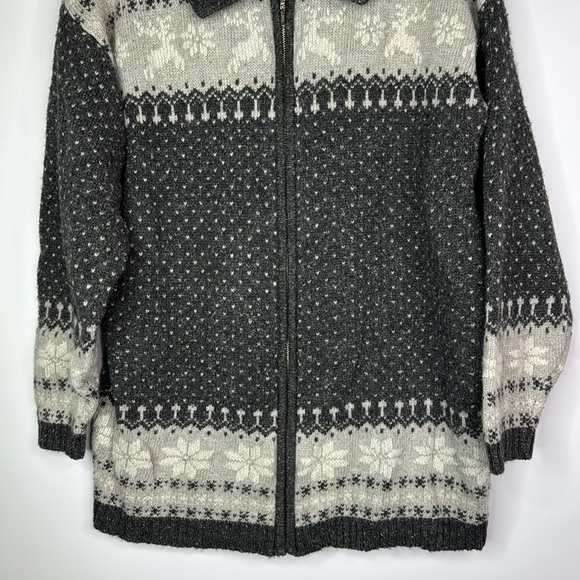 Summit Hill Gray Full Zip Reindeer Snowflake Sweater Size Large - Picture 3 of 8